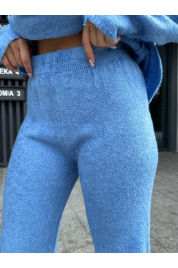 Жіночий костюм двійка блакитного кольору