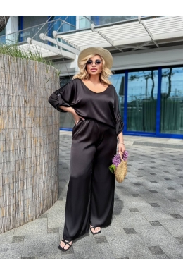 Жіночий шовковий костюм оверсайз чорного кольору