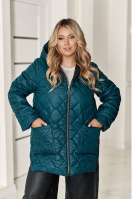 Жіноча зимова куртка з капюшоном смарагдового кольору