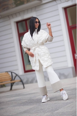 Жіноча жилетка під пояс колір білий