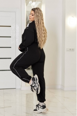 Жіночий костюм двійка вільного крою чорного з білим кольору