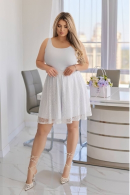 Легкий жіночий костюм трійка білого кольору