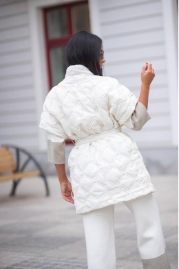 Жіноча жилетка під пояс колір білий