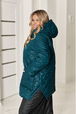 Жіноча зимова куртка з капюшоном смарагдового кольору