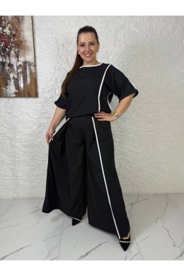 Жіночий костюм двійка вільного крою чорного кольору