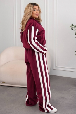 Жіночий велюровий костюм кольору марсала