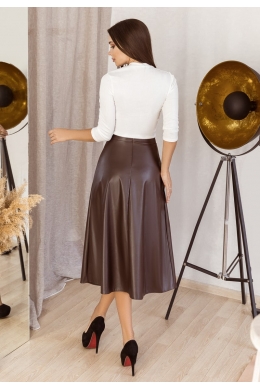 Жіноча спідниця розкльошена з екошкіри шоколадного кольору