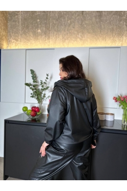 Жіноча куртка із еко шкіри колір чорний