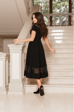 Жіноча нарядна сукня з мереживами чорного кольору