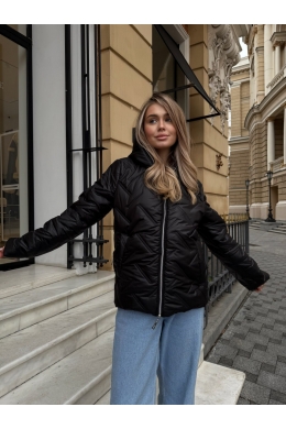 Жіноча курточка з капюшоном колір чорний
