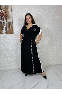 Жіночий комбінезон на запах чорного кольору