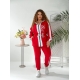 Жіночий прогулянковий костюм червоного кольору