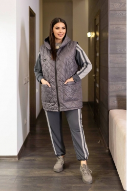 Жіночий костюм трійка кольору графіт з сірим