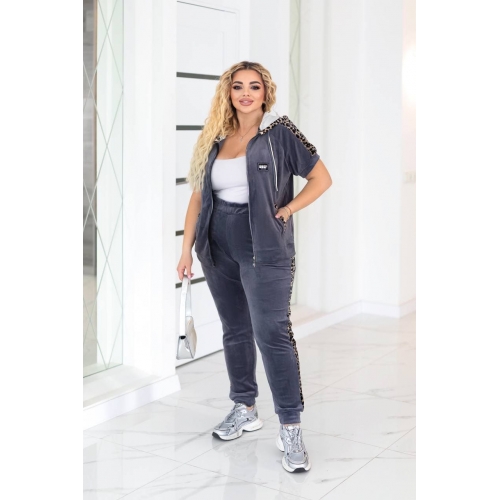 Жіночий велюровий костюм двійка кольору графіт