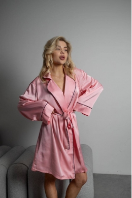 Жіночий шовковий халат колір рожевий
