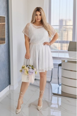 Легкий жіночий костюм трійка білого кольору