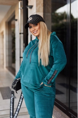 Жіночий велюровий костюм смарагдовий колір