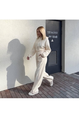 Жіночий костюм двійка колір беж