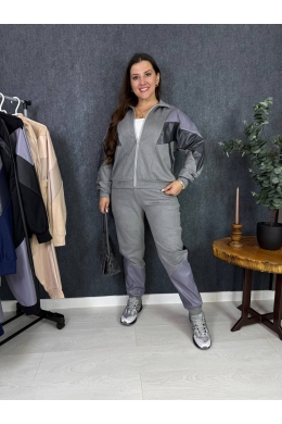 Жіночий стильний костюм сірого кольору