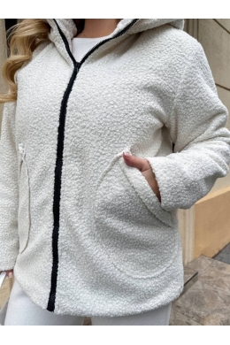 Жіночий полушубок молочного кольору